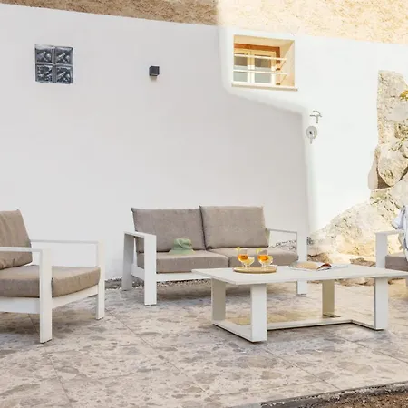 Travel - Arenella Holidays