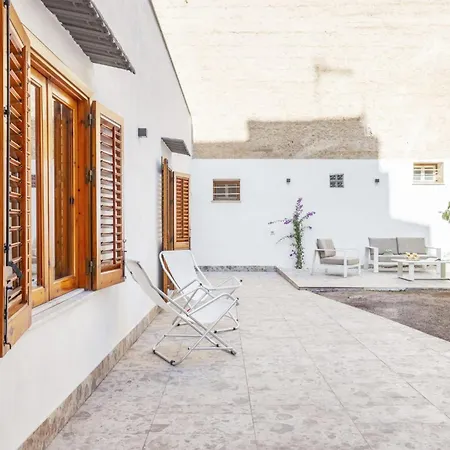 Holiday home Travel - Arenella Holidays Palermo